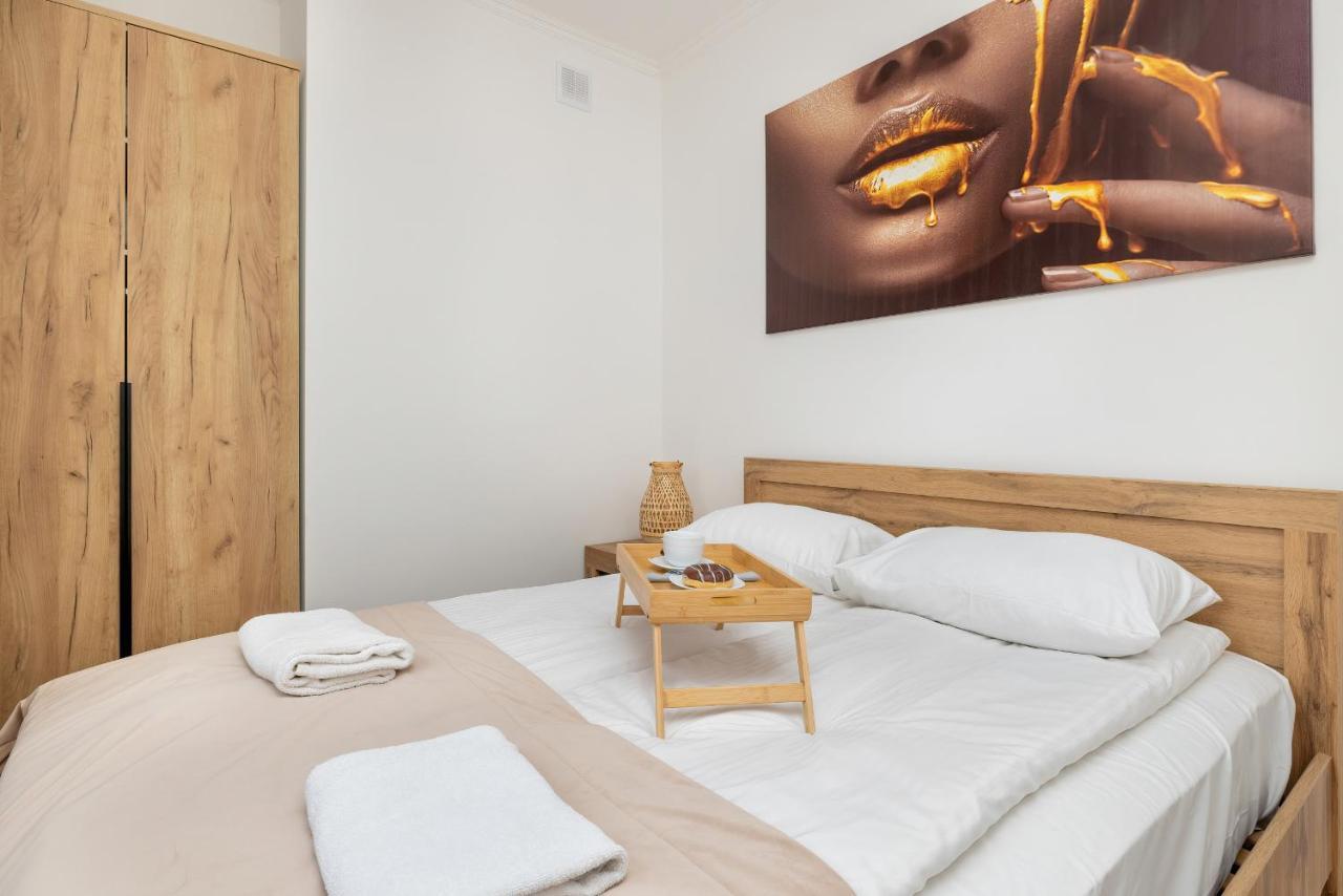 Beautiful One Bedroom Apartment Zamkowa By Rent Like Home Gdansk Bagian luar foto