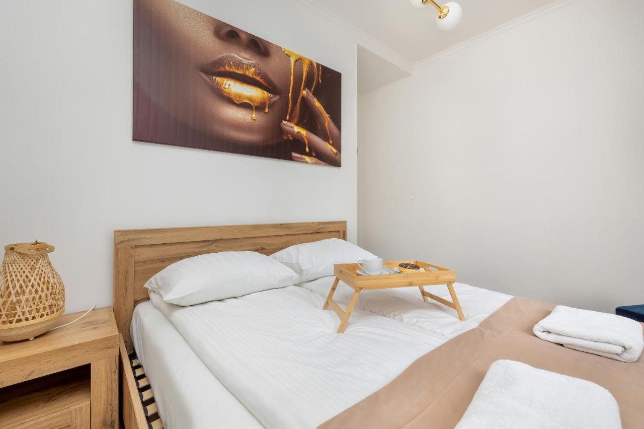 Beautiful One Bedroom Apartment Zamkowa By Rent Like Home Gdansk Bagian luar foto