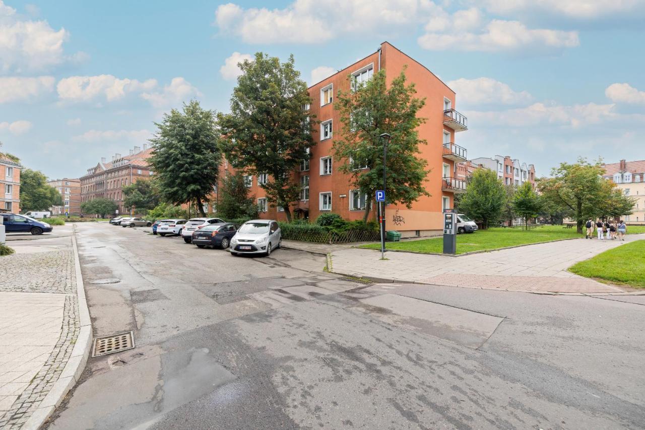 Beautiful One Bedroom Apartment Zamkowa By Rent Like Home Gdansk Bagian luar foto